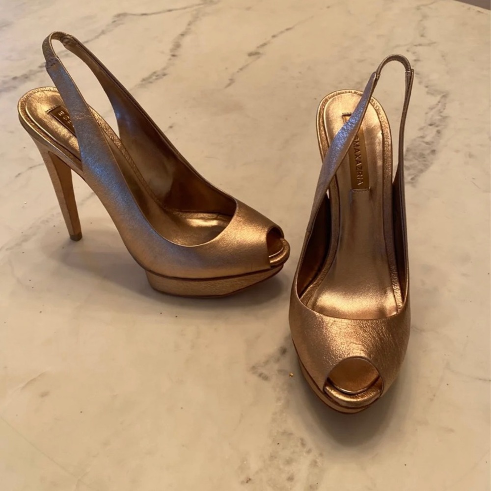 BCBG MaxAzria 5” champagne gold heel
